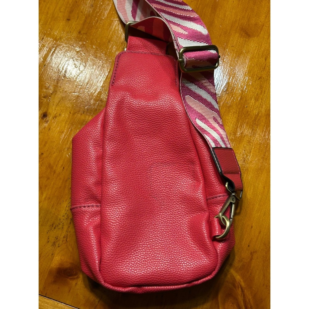 Pink Pebbled Vegan Leather Sling Bag Zebra Guitar Strap Crossbody Backpack Y2K - Picture 11 of 13